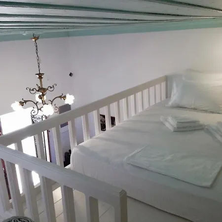 Yalos House