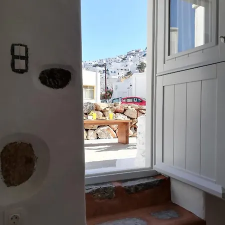 Yalos House