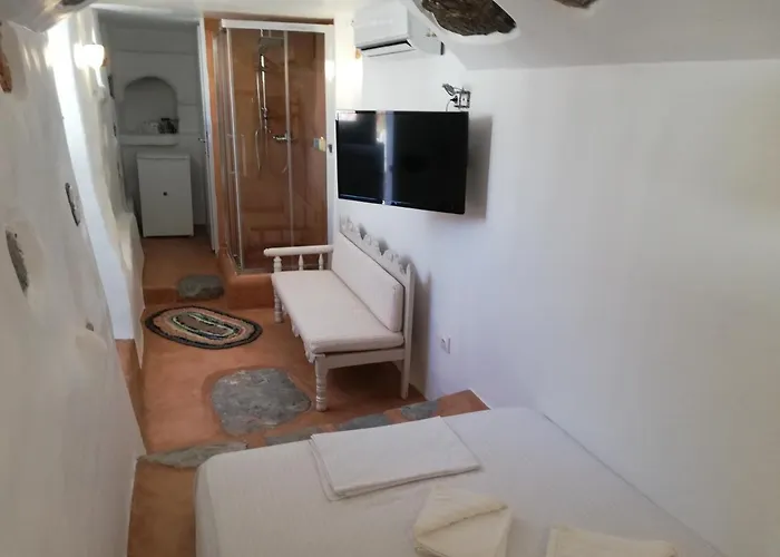 بيت للعطل Yalos House Pera Gyalos