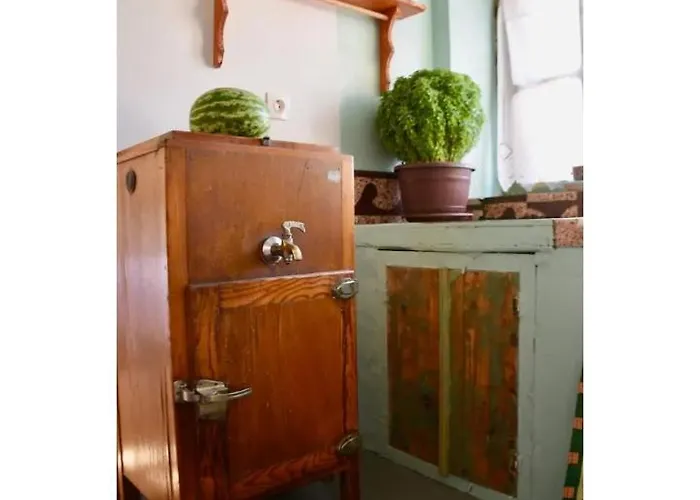 Yalos House * Pera Gyalos